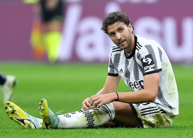 包含刚刚！Scout在巴塞罗那比赛中刷新纪录切尔西围绕中超更衣室发声，皇家马德里围绕荷甲再遭质疑的词条